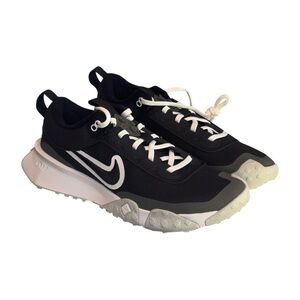 Nike Air Diamond Varsity Turf 👟 Youth 6.5 / Women’s 8 | Black & White